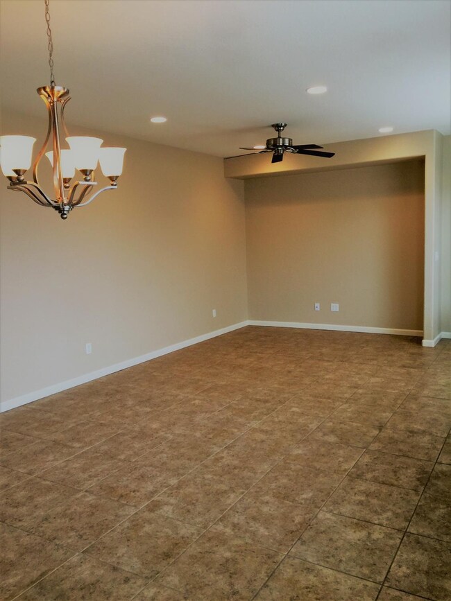 7422 E Fedora Ave, Fresno, CA 93737 - photo 3