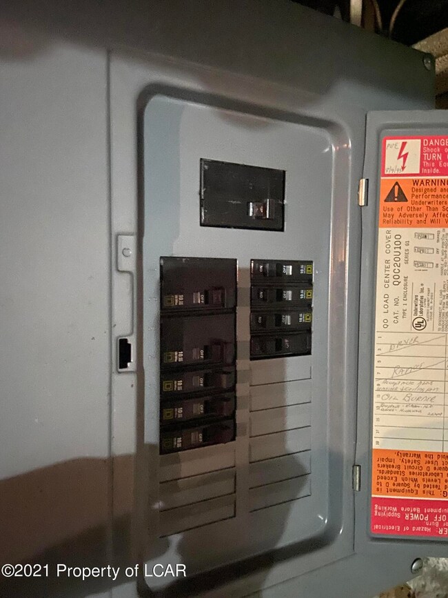 726 E Broad St, Tamaqua, PA 18252 - photo 7