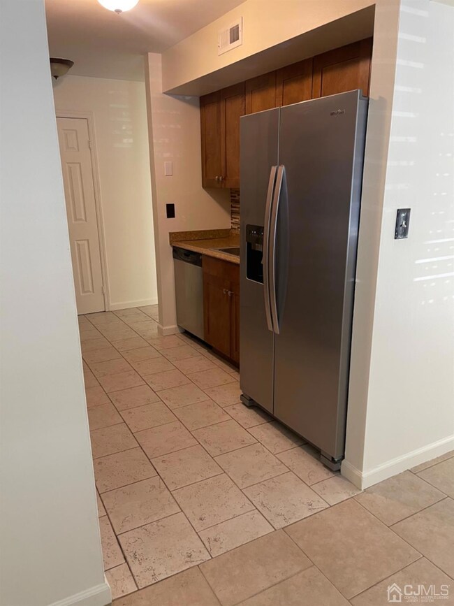 122 Keystone Ct unit A, Woodbridge, NJ 07095 - photo 7