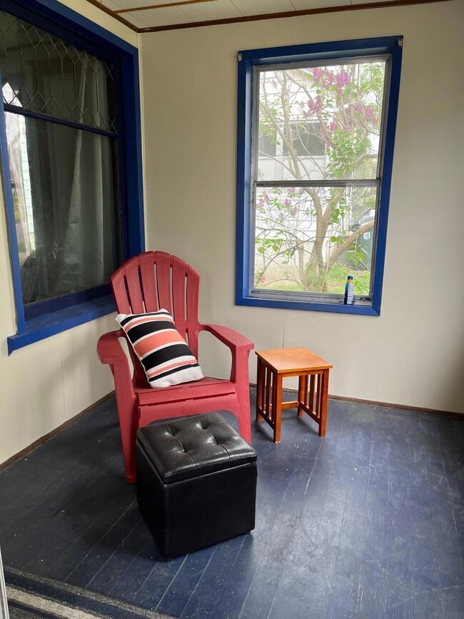 1118 W 8th St, Cedar Falls, IA 50613 - photo 3