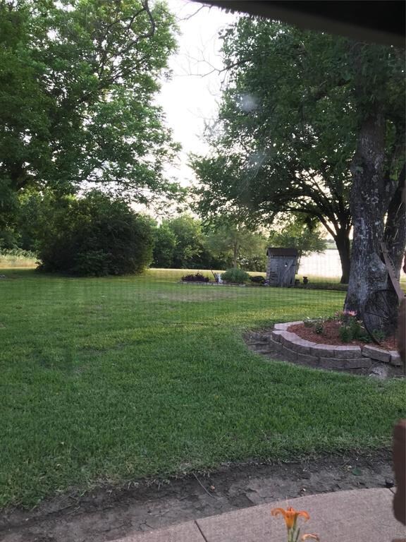 2205 Country Club Rd, Ennis, TX 75119 - photo 5