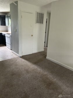 419 Conard Dr, Xenia, OH 45385 - photo 2