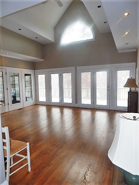 GOLF COURSE VIEWS SOARING CEILINGS