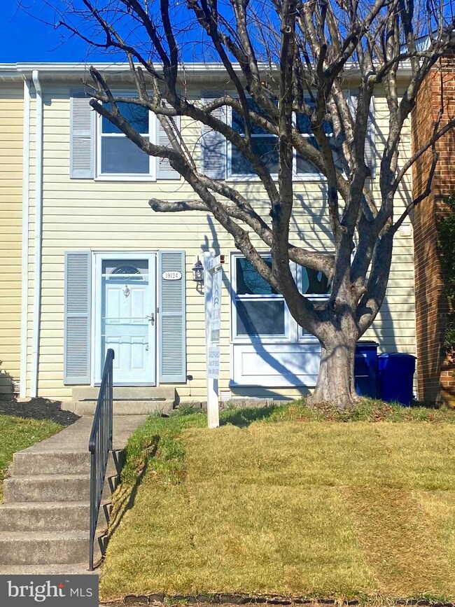 19124 Partridge Wood Dr, Germantown, MD 20874 - photo 2