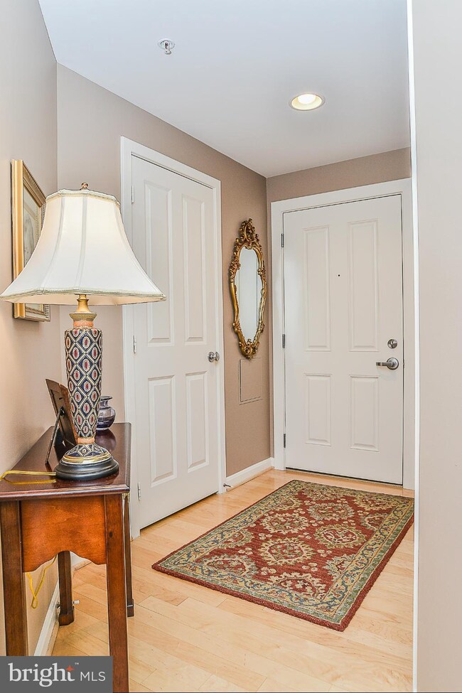 4490 Market Commons Dr unit 410, Fairfax, VA 22033 - photo 4