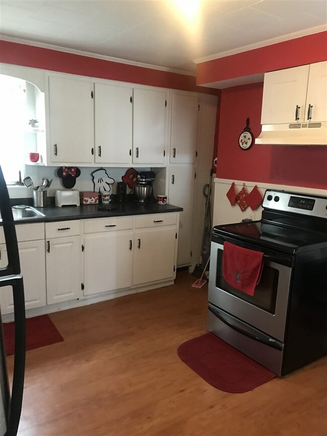 32 Union St, Milford, NH 03055 - photo 2