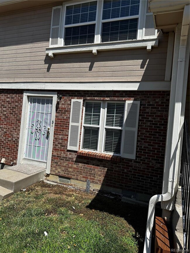 1505 S Ouray Cir unit B, Aurora, CO 80017 - photo 3