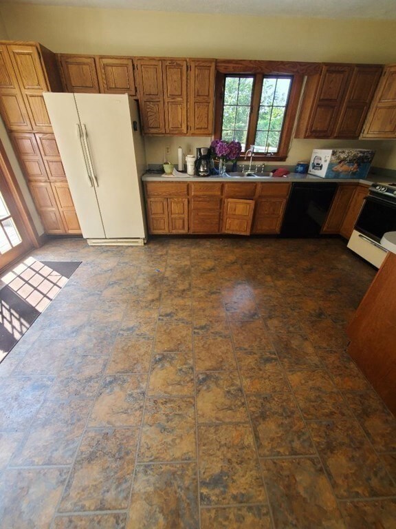 169 Wilson Rd, Fall River, MA 02720 - photo 4