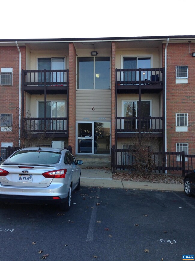 1215 Wertland St unit C24, Charlottesville, VA 22903 - photo 3