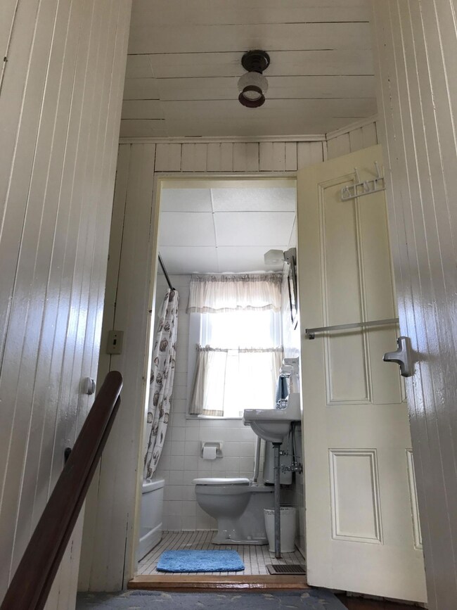 152BayviewBathroom