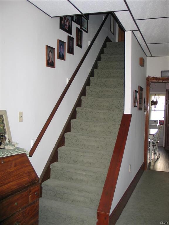 owners side stairway