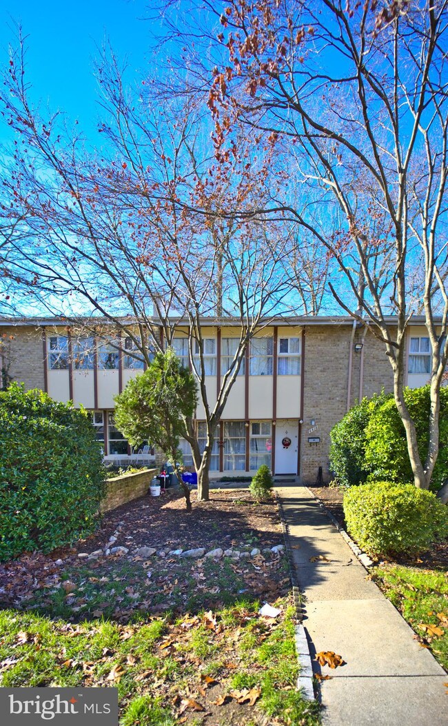 4418 Forest Glen Ct, Annandale, VA 22003 - photo 3