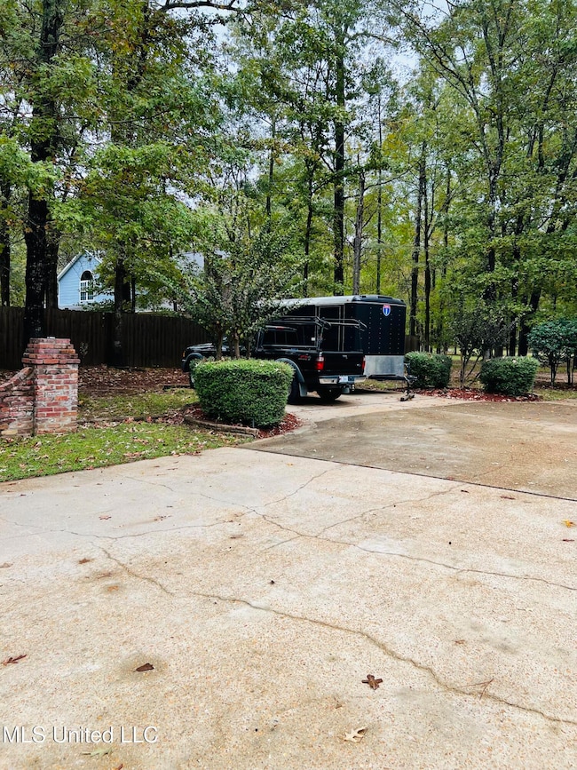 611 S Springlake Cir, Terry, MS 39170 - photo 7