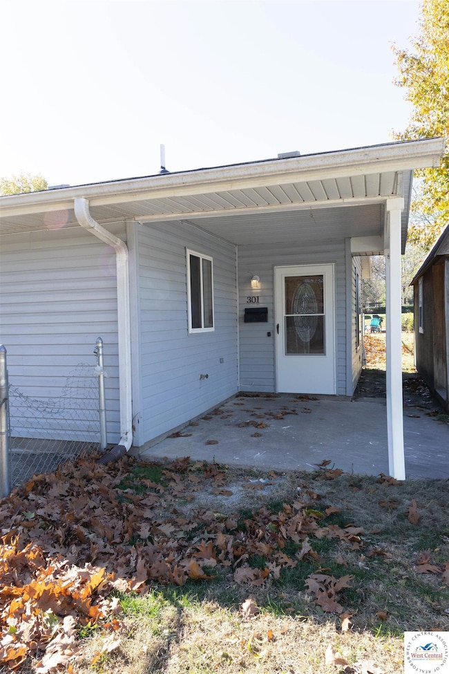 301 N Depp Ave, Sedalia, MO 65301 - photo 2