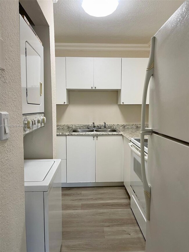 15270 SW 80th St unit 7, Miami, FL 33193 - photo 4