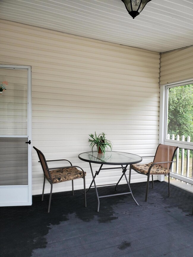 SCREENED PORCH