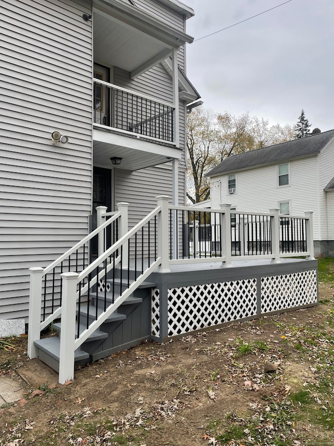 47 William St, East Hartford, CT 06108 - photo 2