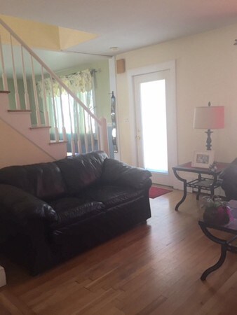 24 Arnold St, Quincy, MA 02169 - photo 4