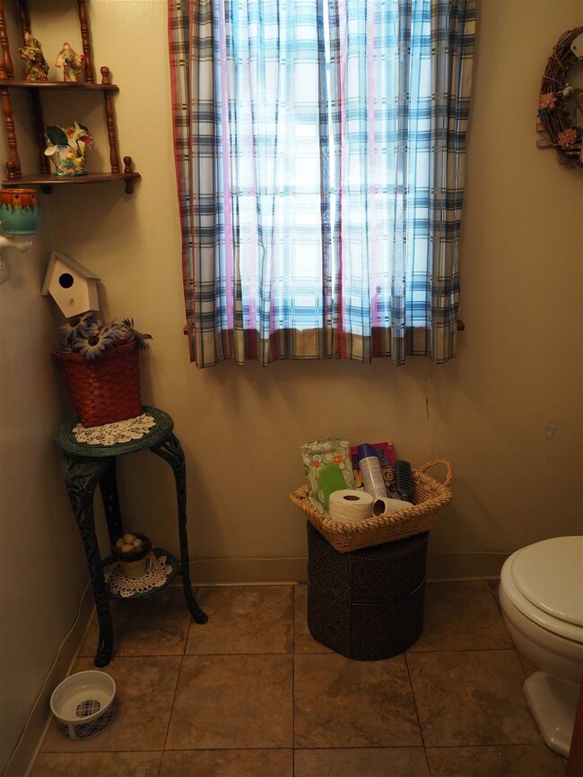 824 SW Grand Ct, Topeka, KS 66606 - photo 7