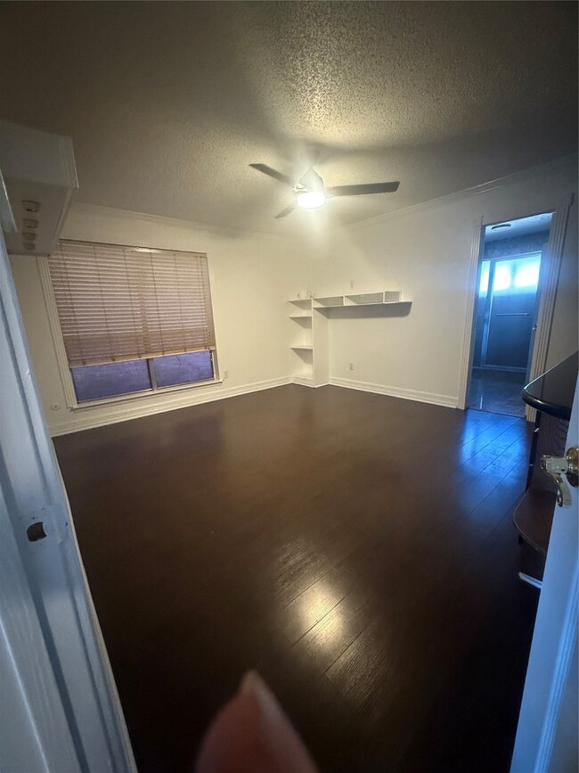 1911 Trixie Ln, Houston, TX 77042 - photo 7