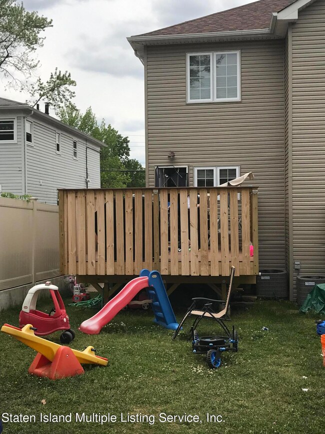 67 Bradley Ave, Staten Island, NY 10314 - photo 5