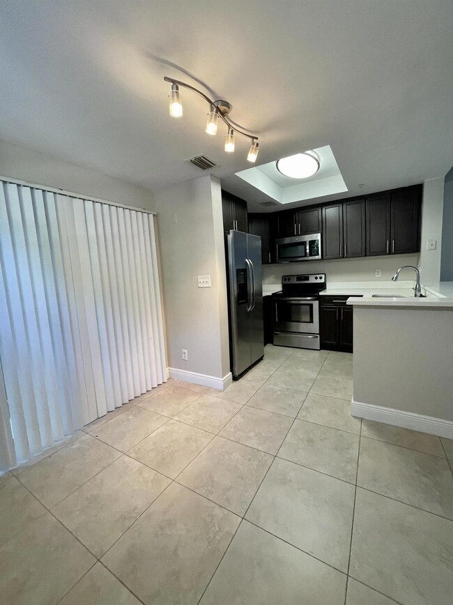 unlisted-address, Boca Raton, FL 33433 - photo 7