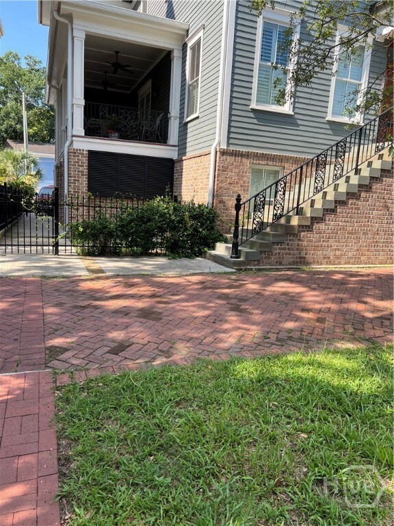 215 E Gwinnett St unit A, Savannah, GA 31401 - photo 2