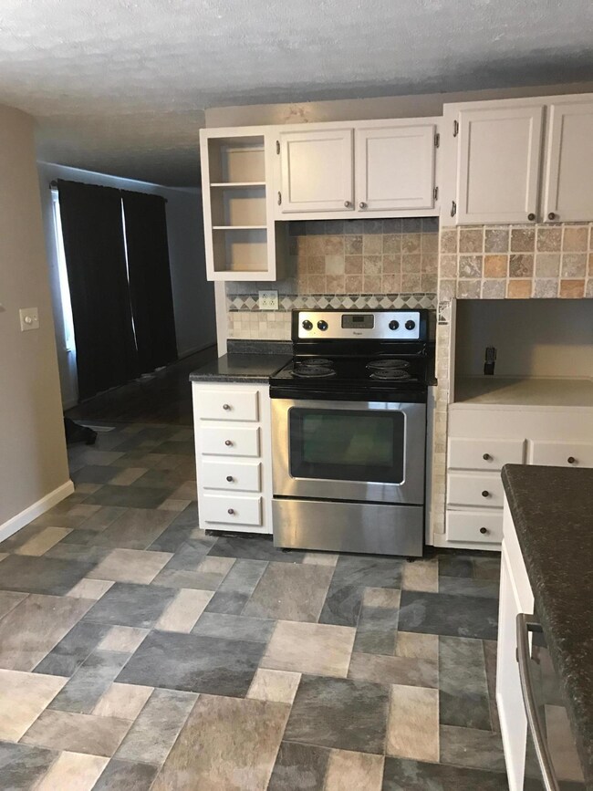 964 Harwood Dr, Columbus, OH 43228 - photo 5