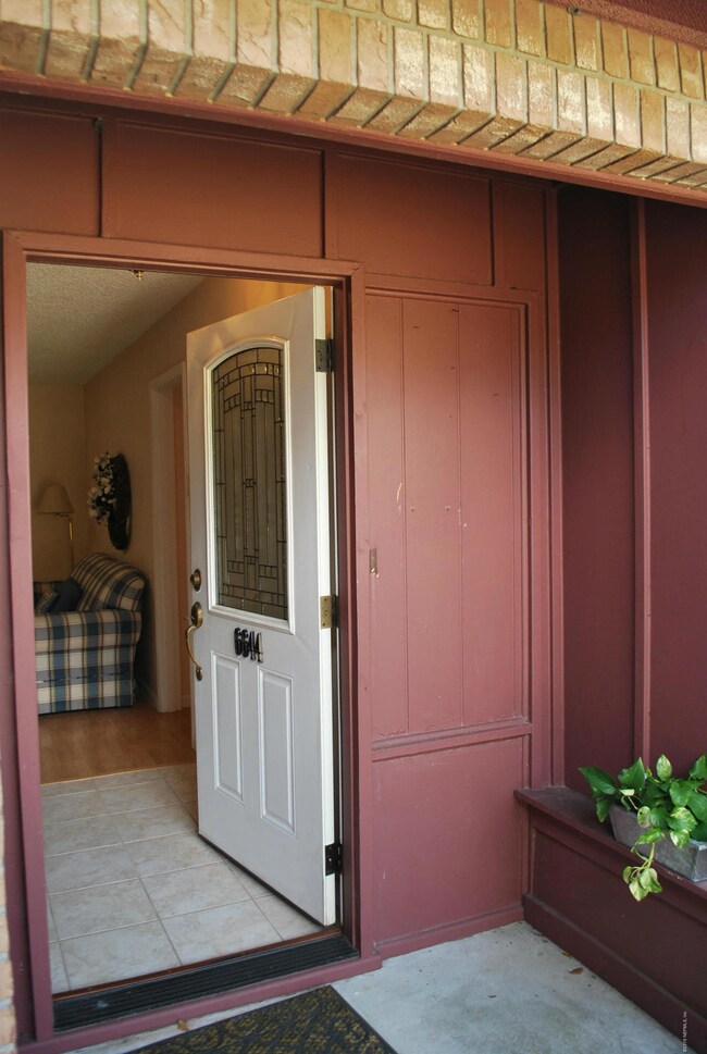 6644 Burpee Dr S, Jacksonville, FL 32210 - photo 4