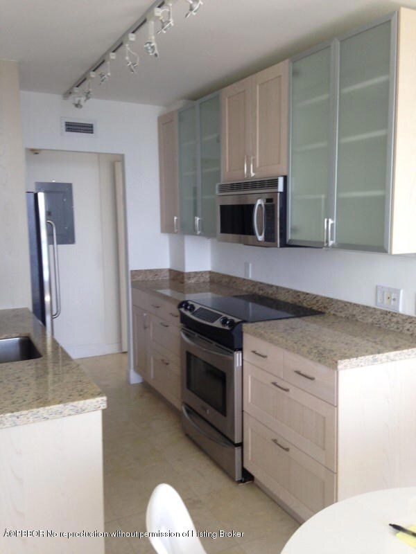 4 Kitchen