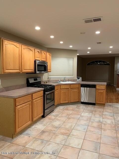 176 Camden Ave, Staten Island, NY 10309 - photo 6