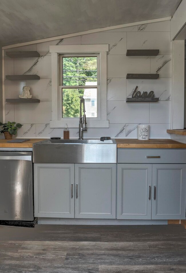 71 Richmond Rd, Winchester, NH 03470 - photo 6