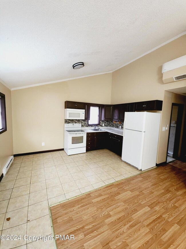 1135 Country Place Dr, Tobyhanna, PA 18466 - photo 6