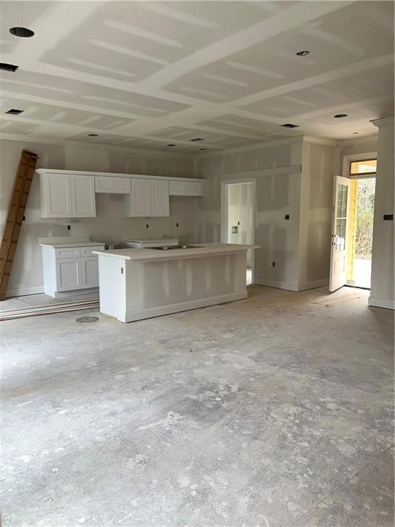 Living/Kitchen area