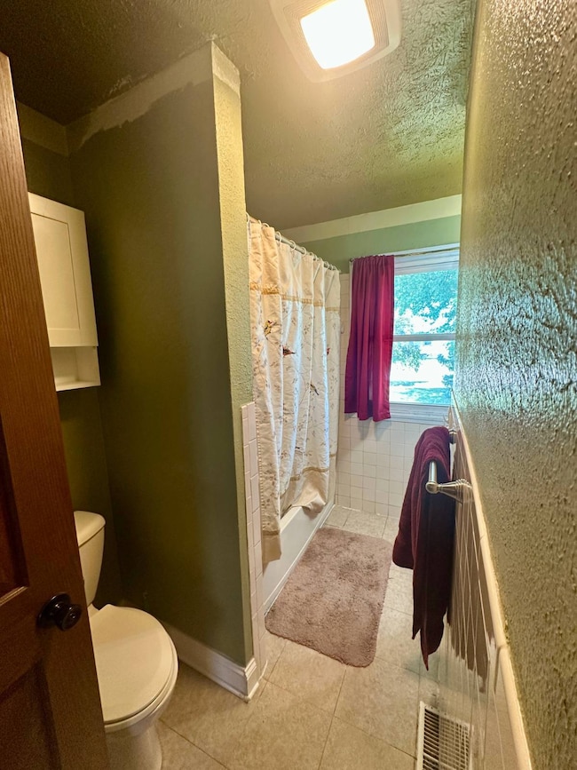 811 W 10th St, Schuyler, NE 68661 - photo 3