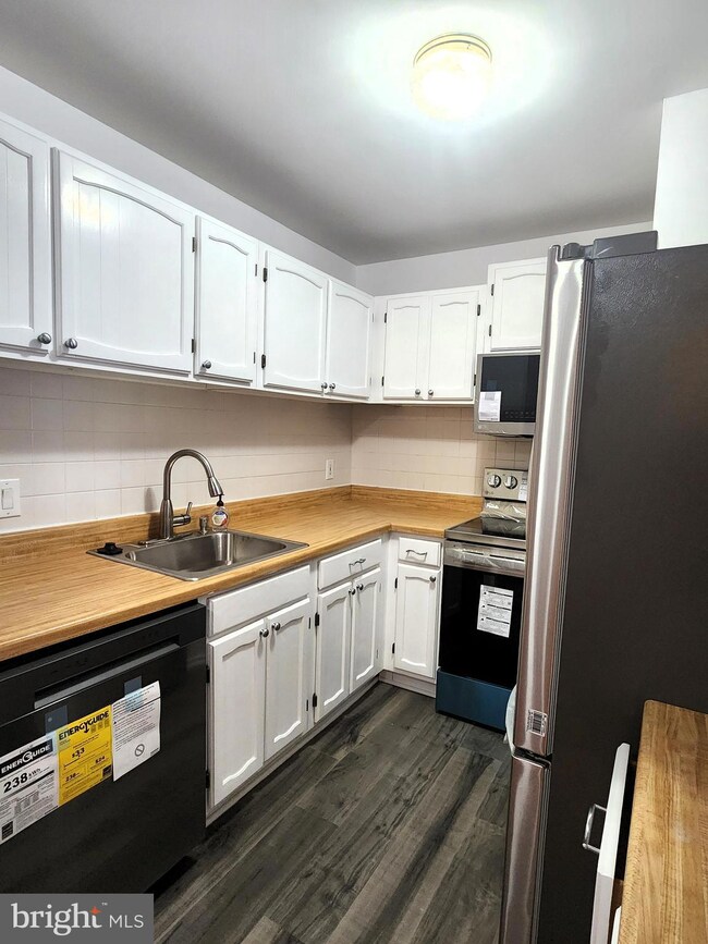 18202 Chalet Dr unit 3, Germantown, MD 20874 - photo 6