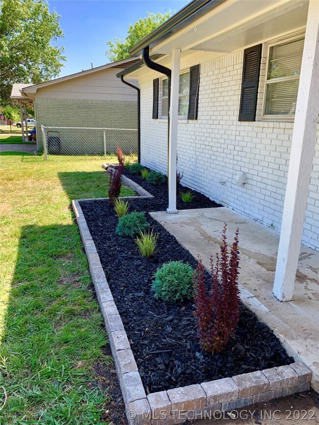 1620 S 5th St, Broken Arrow, OK 74012 - photo 3