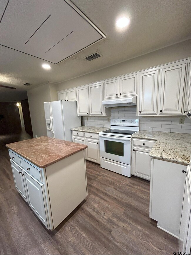 2800 Aspen St, Kilgore, TX 75662 - photo 6