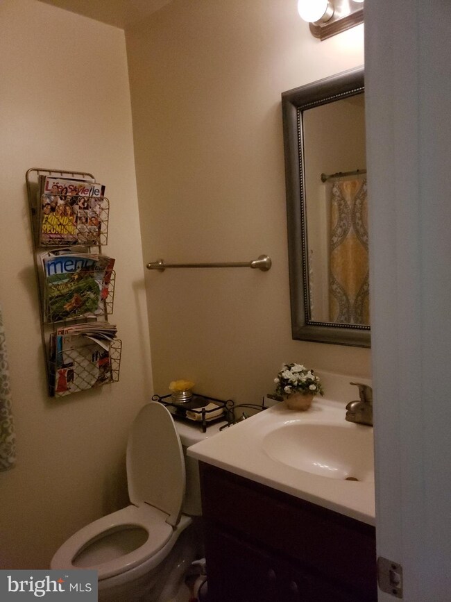 15614 Weathervane Terrace unit 614, Woodbridge, VA 22191 - photo 7