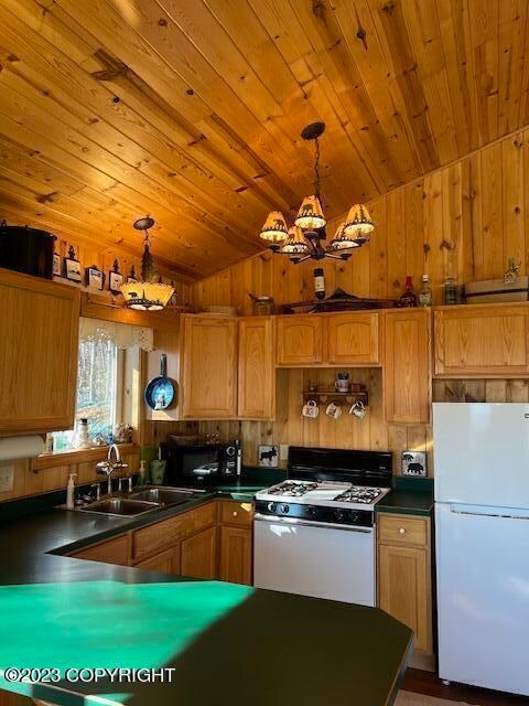 Kitchen & Breakfast Nook