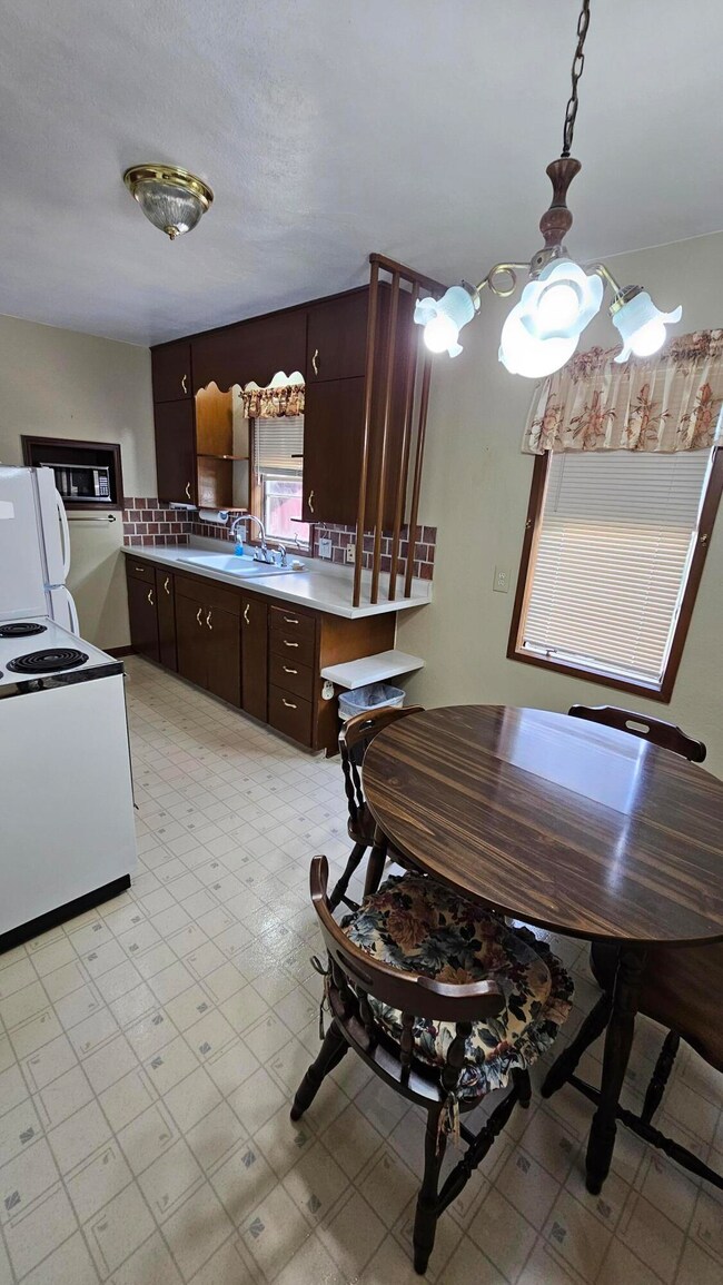 Kitchen/dining