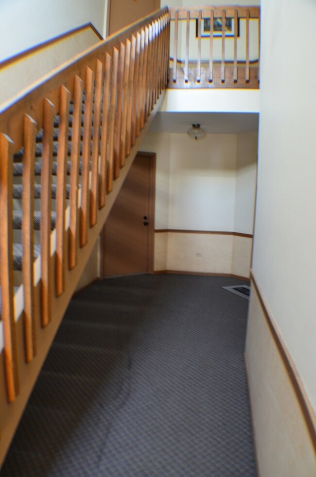 1665 Commodore Ct unit 5, Schaumburg, IL 60193 - photo 2