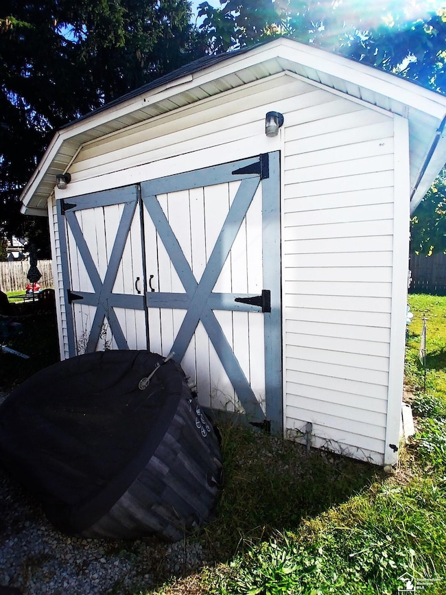 523 Smith St, Monroe, MI 48161 - photo 5