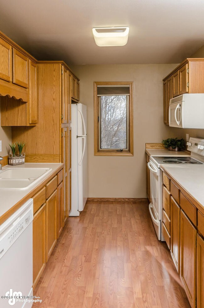 9311 Jewel Lake Rd Anchorage-large-004-K