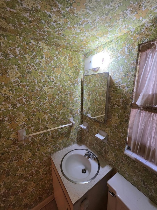 1330 Rhodes Ave, Sarasota, FL 34239 - photo 3