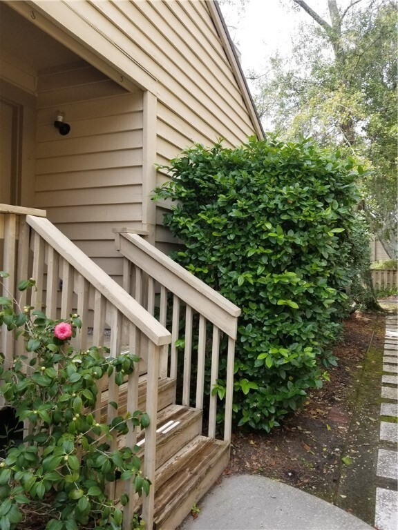 Just 5 steps into main level