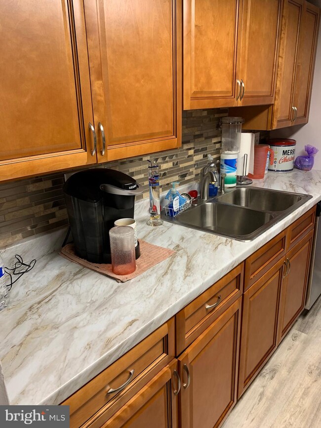 8039 Steeple Chase Ct, Springfield, VA 22153 - photo 6