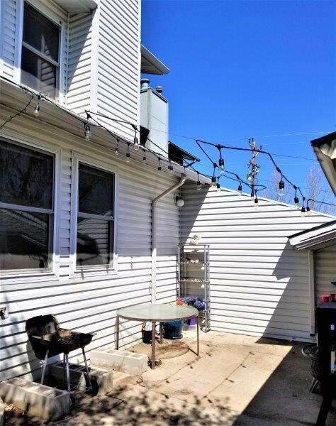 02_FrontPatio