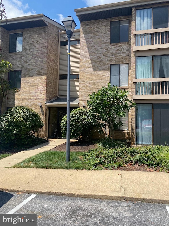 10596 Twin Rivers Rd unit F2, Columbia, MD 21044 - photo 5