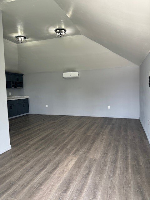 4049 Lucille St unit C, Houston, TX 77026 - photo 2